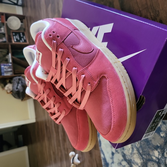 Nike Dunk SB "Adobe" - Picture 2 of 5